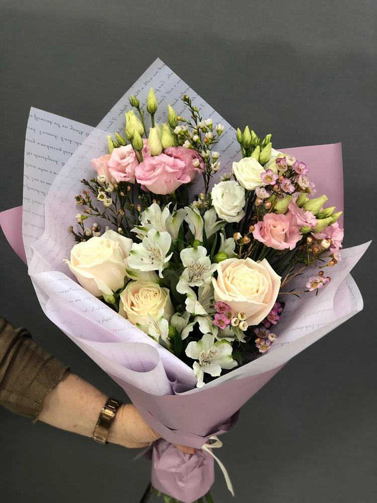 Букет цветов из: Альстромерии, Розы и Лизиантусы в Бурацком