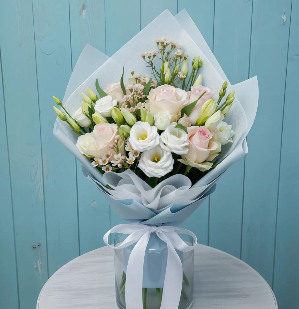 Букет цветов из: Розы и Лизиантусы в Бурацком