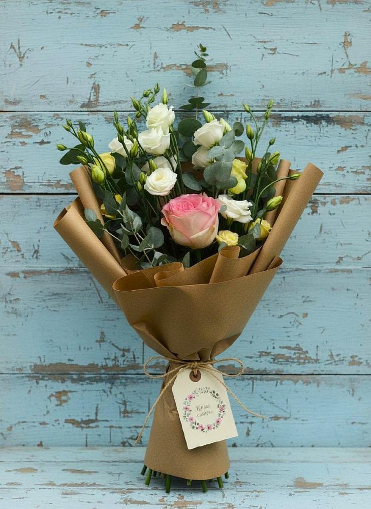 Букет цветов из: Розы и Лизиантусы в Бурацком