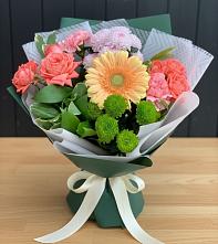 Букет цветов из:  Гвоздики, Розы, Герберы и Хризантемы #REPLACE_PRED# Бурацком