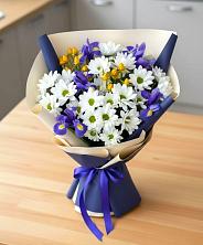 Букет цветов из:  Розы, Ирисы и Хризантемы в Бурацком