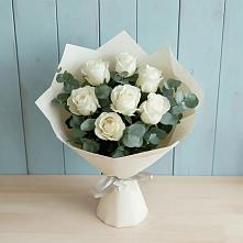 Букет Белые розы в Эвкалипте в Бурацком