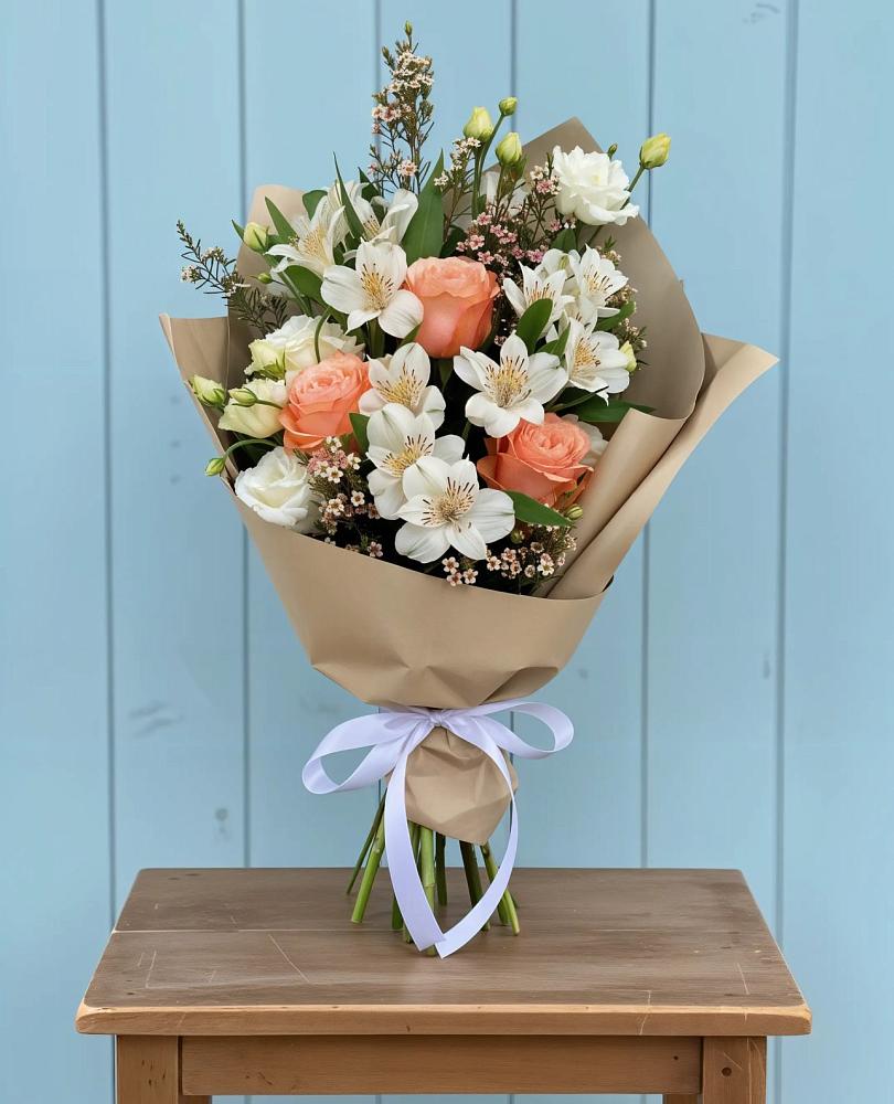 Букет цветов из: Альстромерии, Лизиантусы, Розы и Хризантемы в Бурацком