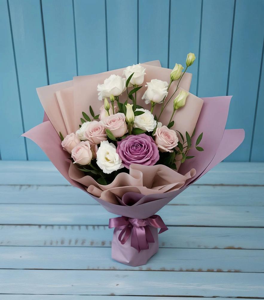 Букет цветов из: Розы и Лизиантусы в Бурацком